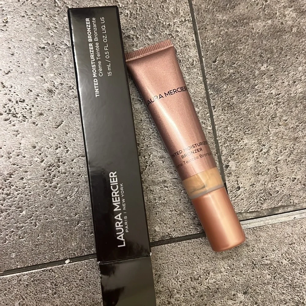🍫🎭Laura Mercier Sunbeam Tinted Moisturizer Bronzer